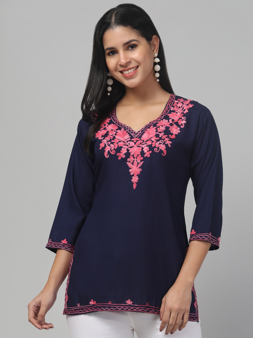 

Trend Level Women Floral Embroidered Straight Kurti, Navy blue
