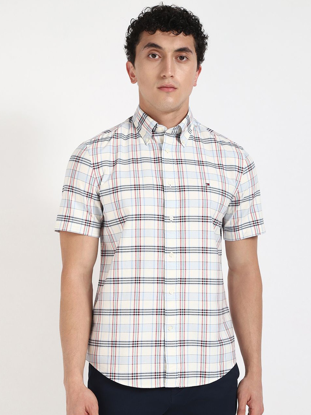 

Tommy Hilfiger Men Relaxed Fit Button-Down Collar Tartan Checked Cotton Casual Shirt, Off white