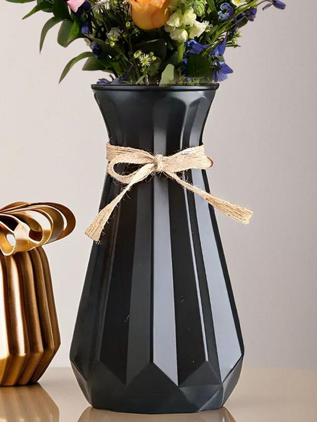 

DecorTwist Black Plastic Flower Vases for Home Decor (Pack of 1)