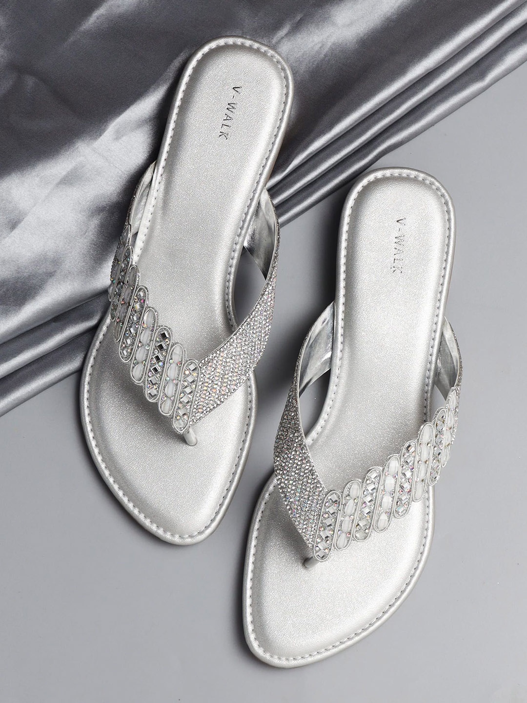 

V-WALK Women Embellished Ethnic Open Toe Flats, Silver