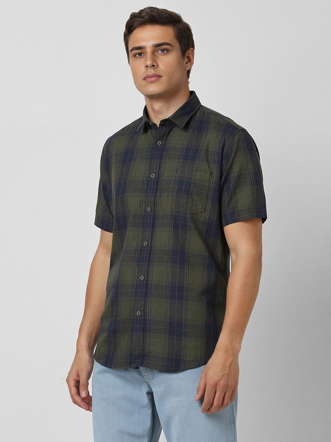 

VAN HEUSEN DENIM LABS Men Spread Collar Checked Cotton Casual Shirt, Green