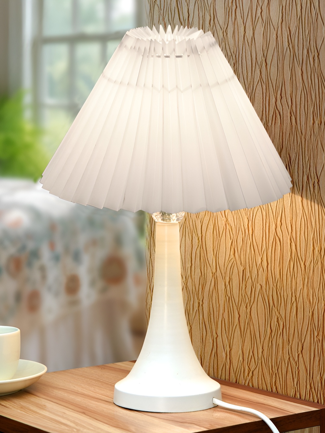 

Homesake White Metal Industrial Frusturical Shaped Table Lamp