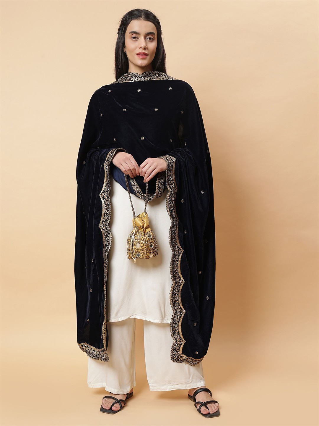 

Moda Chales Floral Embroidered Velvet Dupatta With Sequinned, Navy blue
