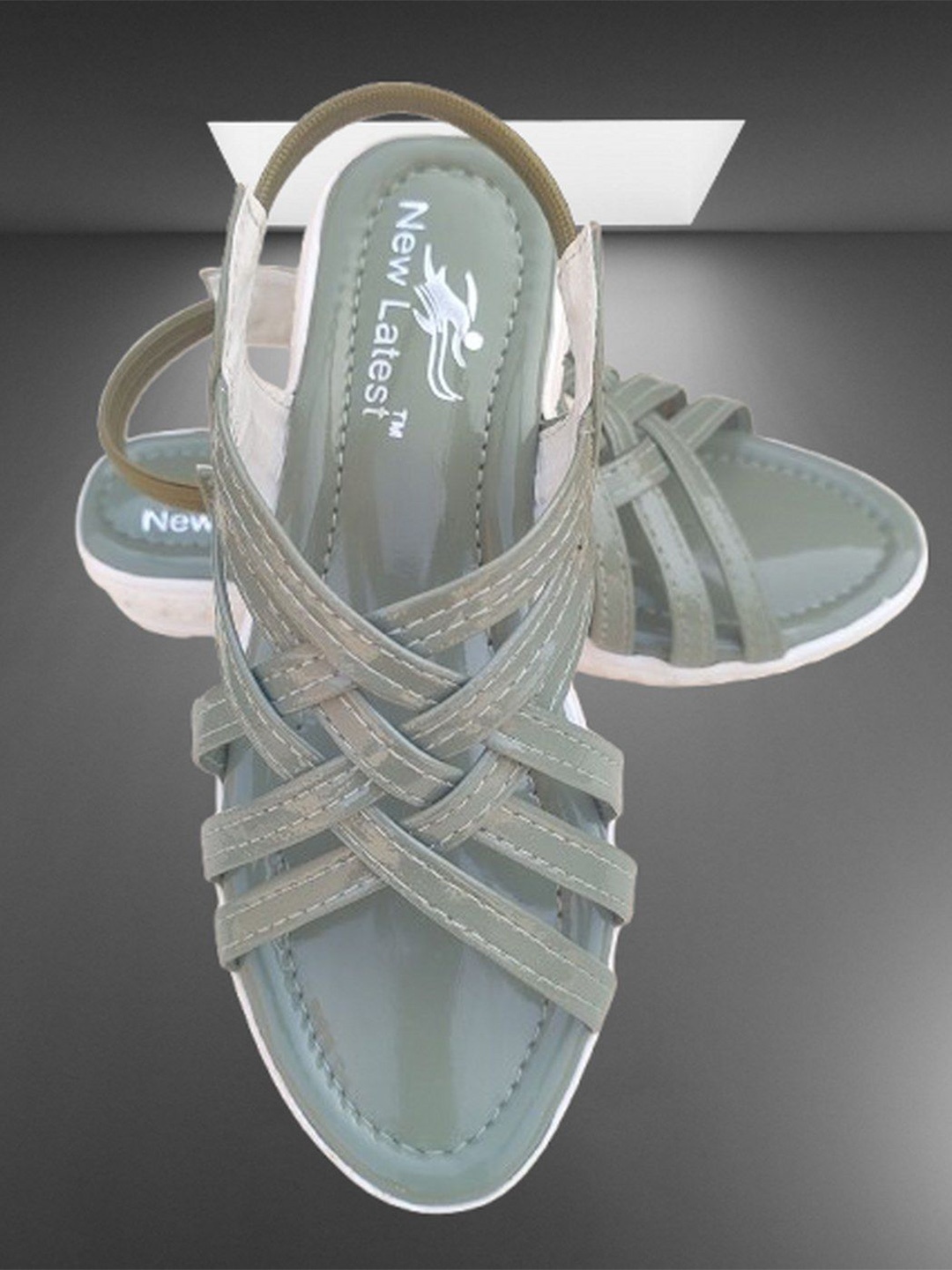

BAESD Girls Open Toe Flats, Olive