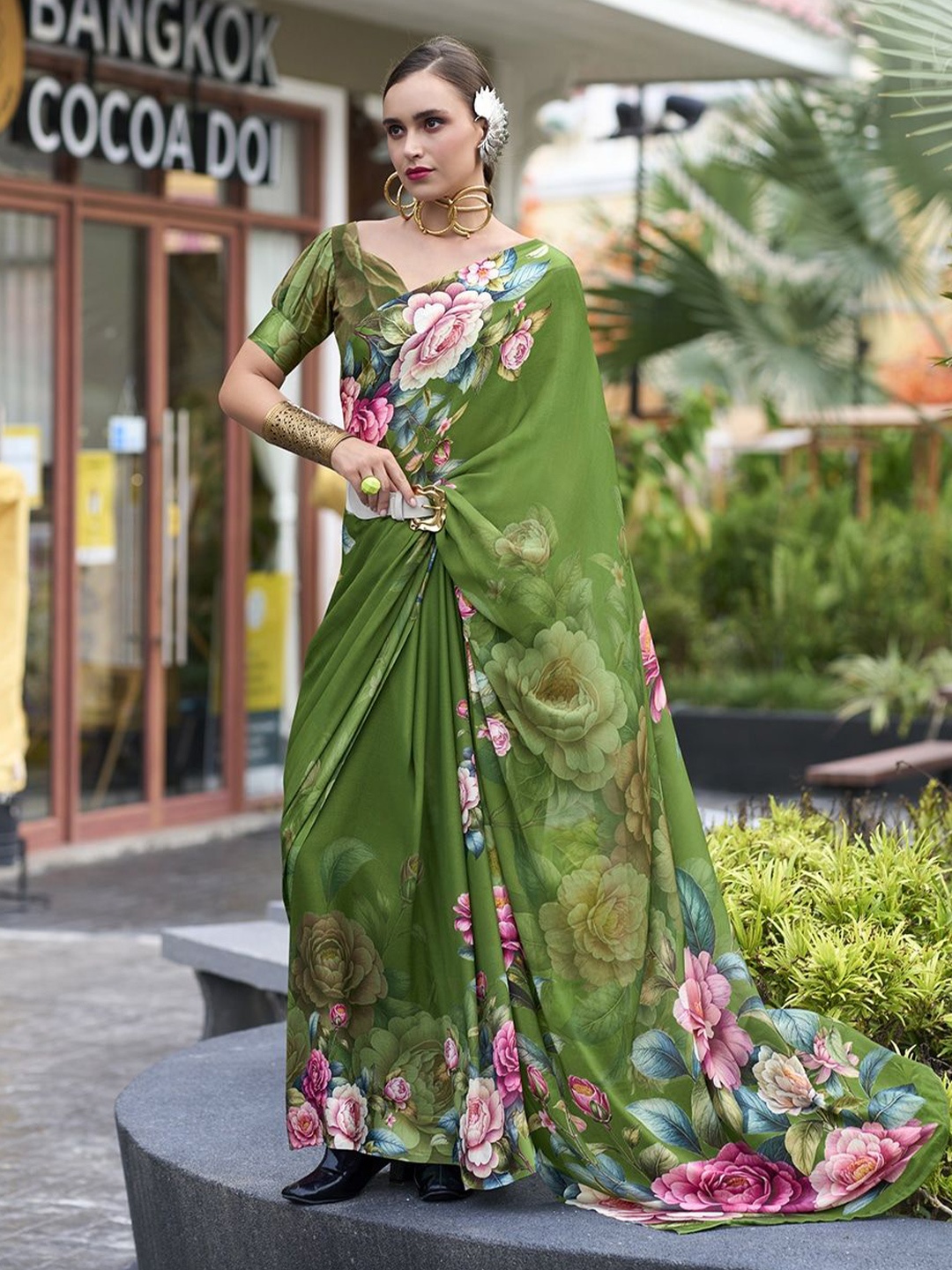 

AVANSHEE Floral Printed Pure Georgette Saree, Green