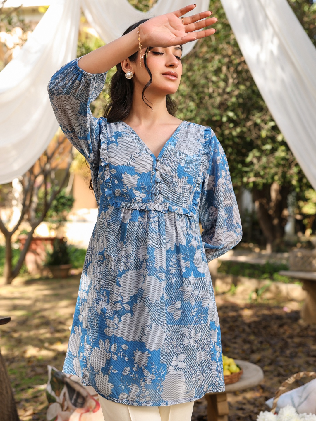 

Janasya Women's Blue Georgette Floral Printed A-Line Tunic