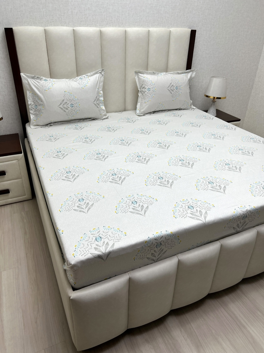 

Pure Decor Royal Passion White Printed 230TC Pure Cotton Queen Bedsheet Set 2.28mx2.54m