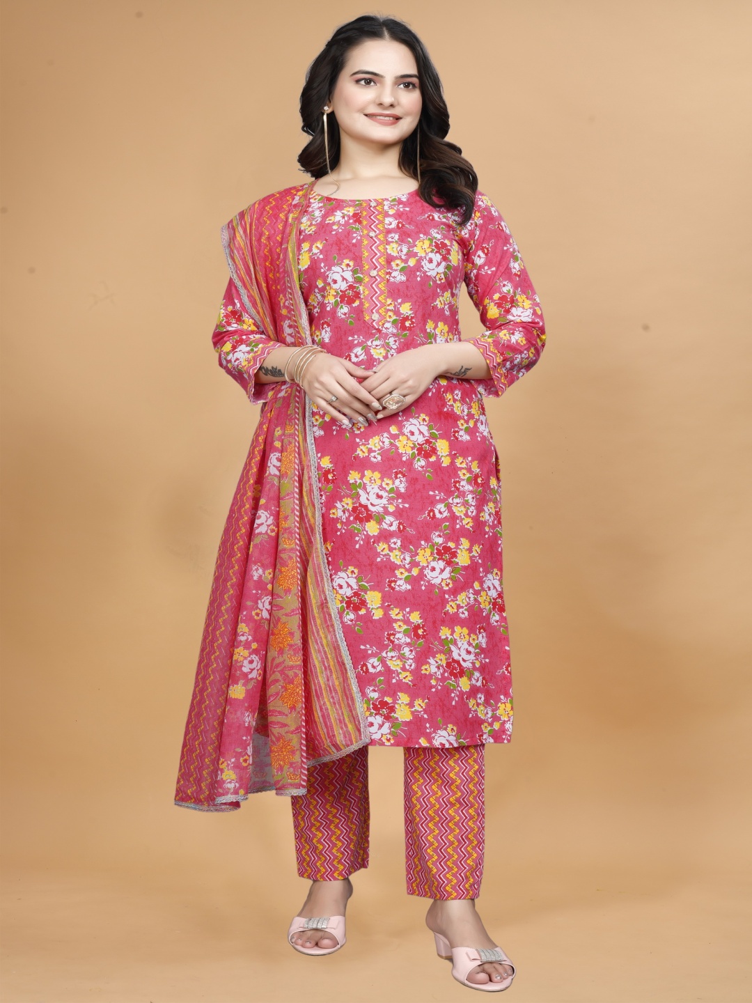 

Divyadham Textiles Women Floral Printed Regular Pure Cotton Kurta with Trousers & With Dupatta, Coral