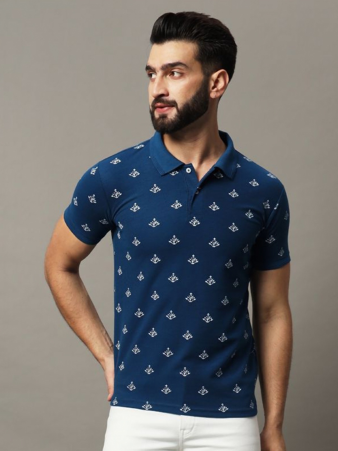 

HUSHBUCKS Men Printed Polo Collar T-shirt, Navy blue
