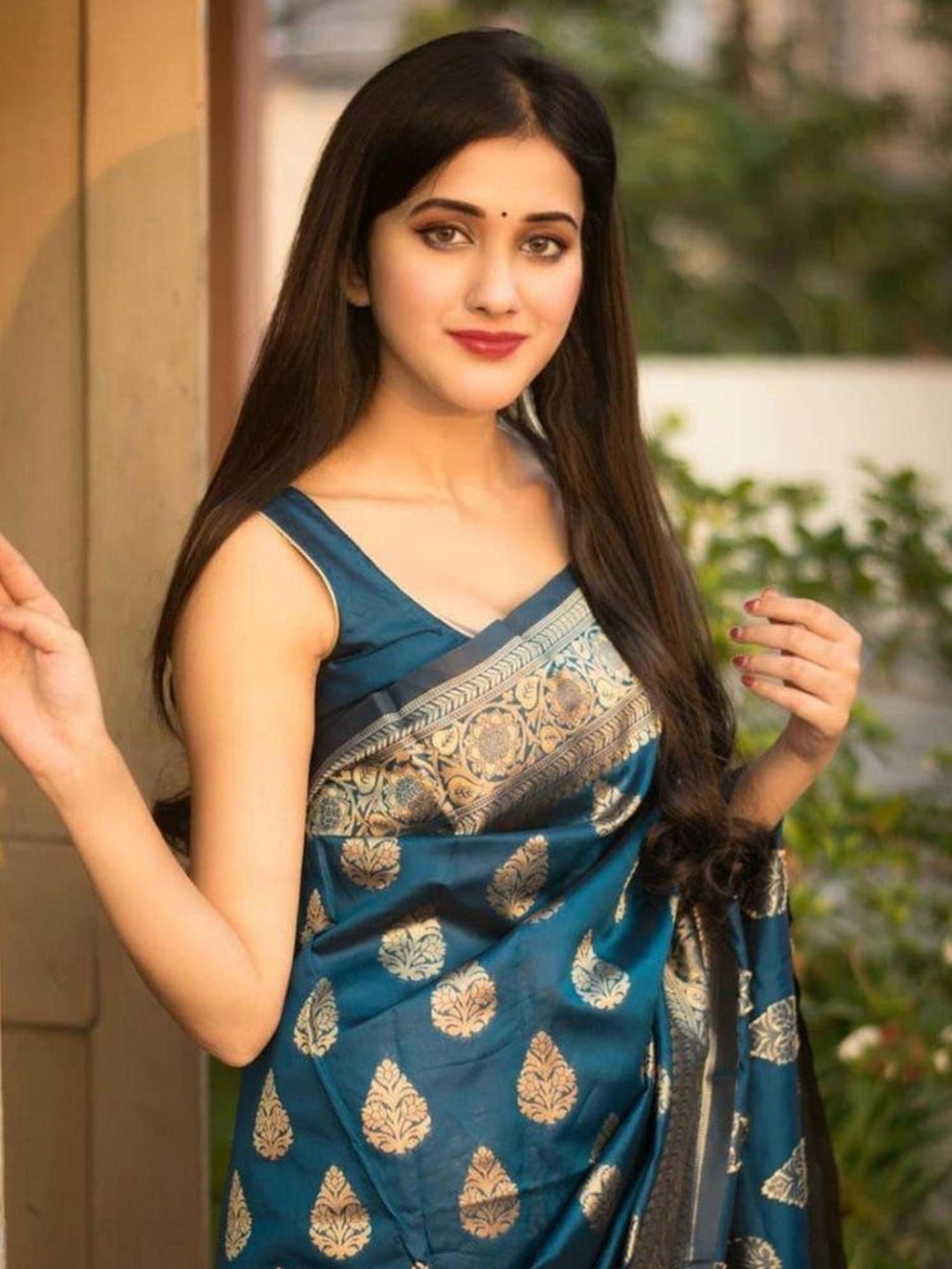 

Taslar Woven Design Zari Pure Silk Banarasi Saree, Teal