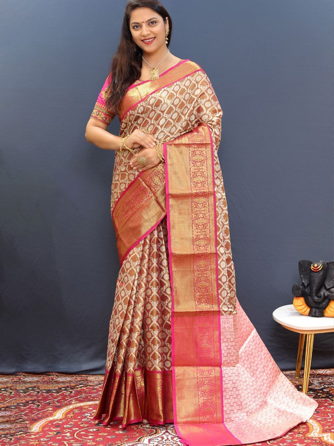 

amirat Woven Design Zari Pure Silk Kanjeevaram Saree, Maroon