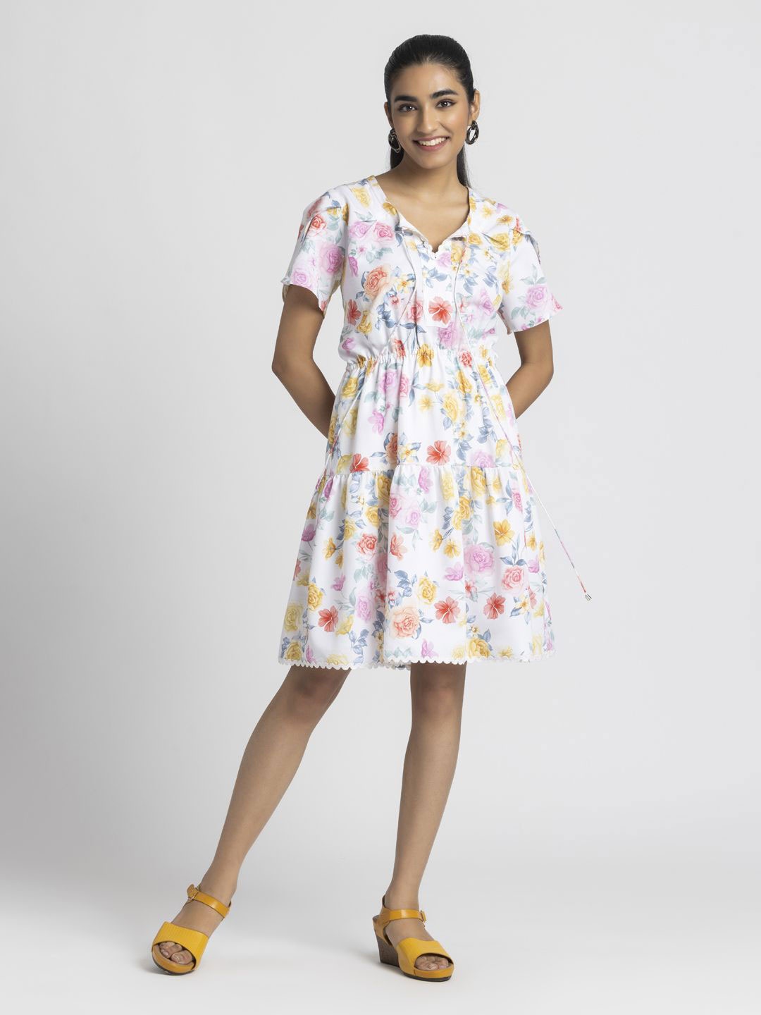 

SHAYE White Round Neck Floral Print Short Sleeves Casual Dress For Women