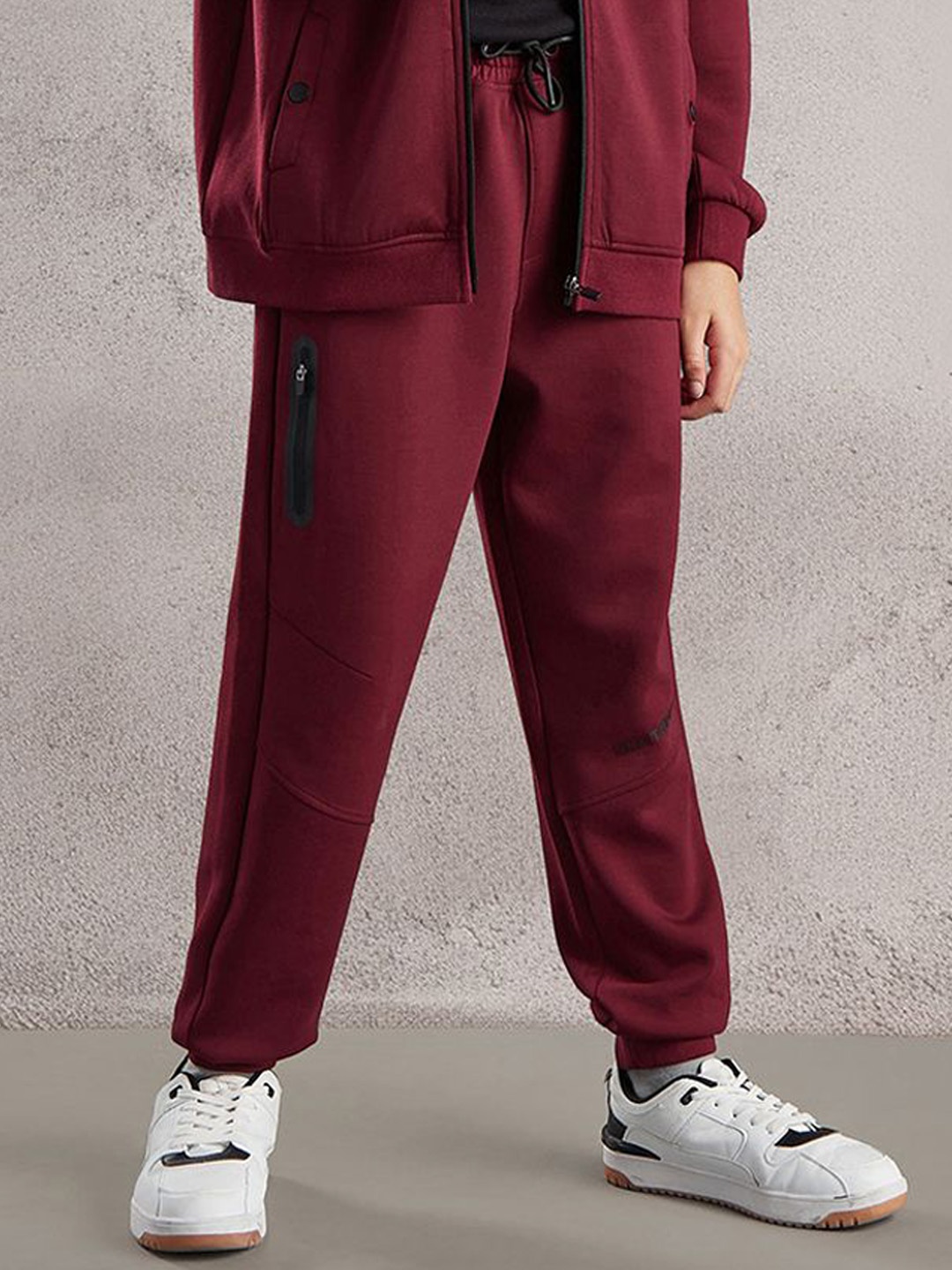 

max Boys Mid Rise Regular Fit Joggers, Red