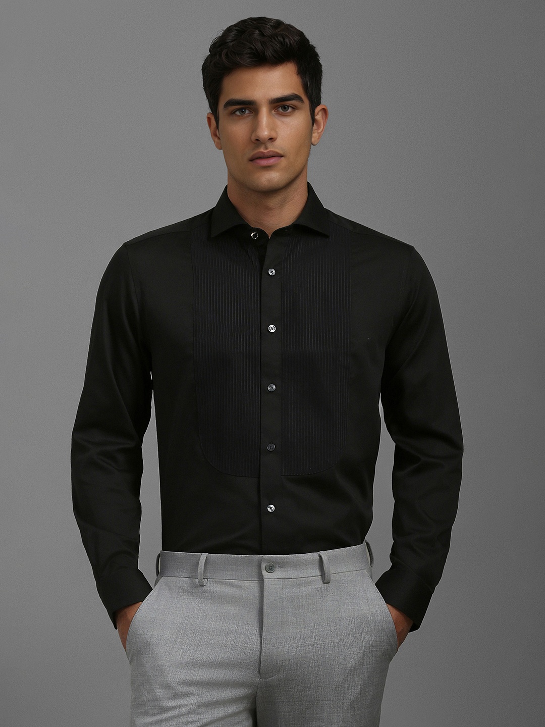 

Louis Philippe Men Classic Fit Spread Collar Solid Cotton Formal Shirt, Olive