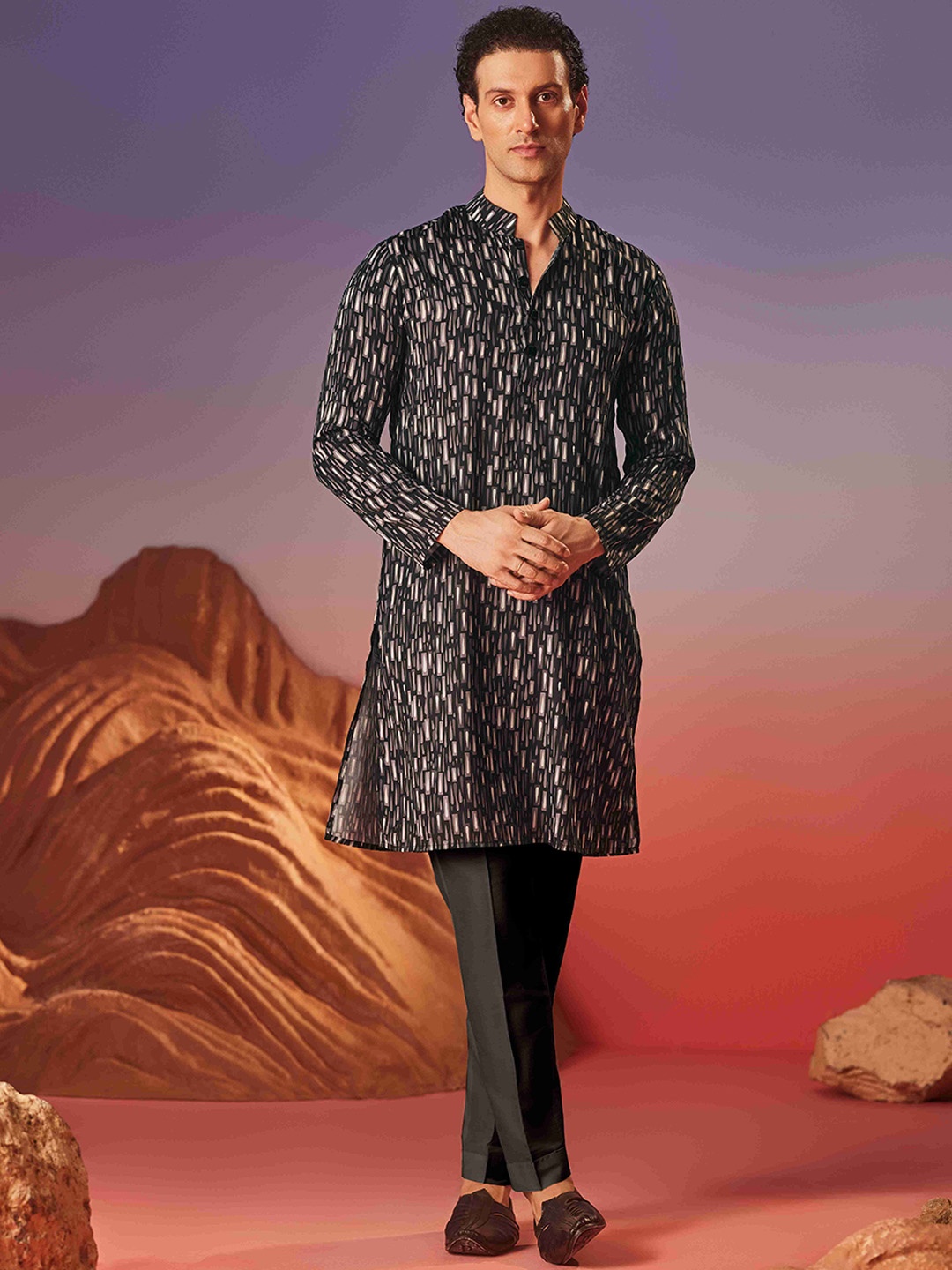 

Eleven Brothers Men Geometric Kurta, Black