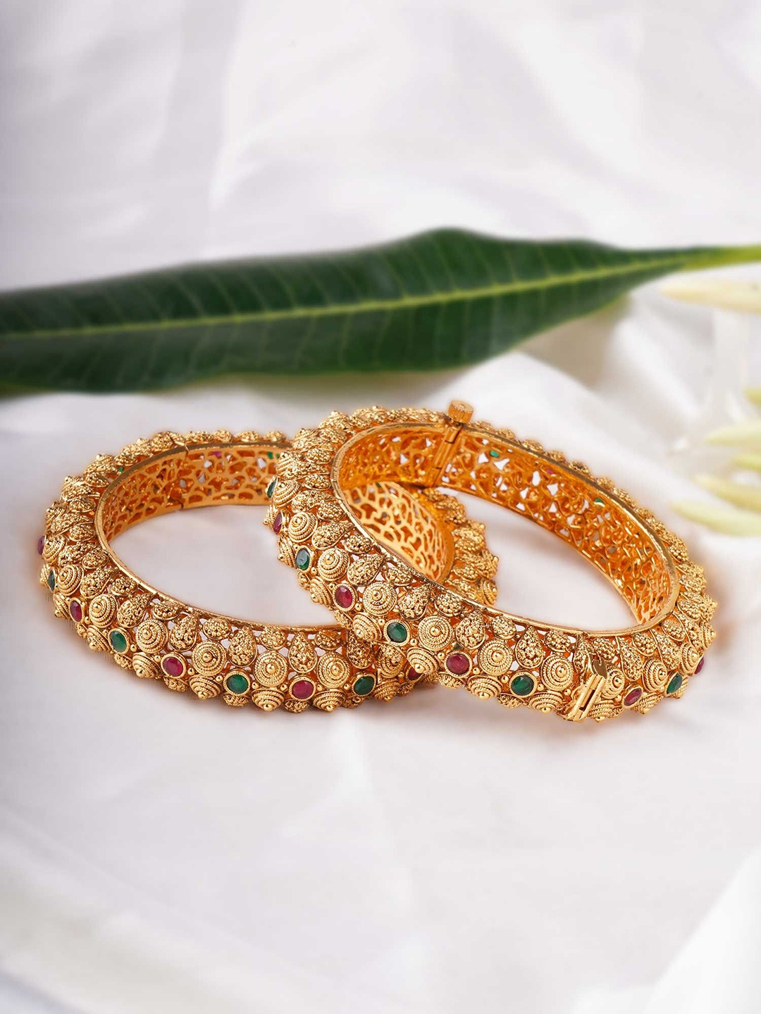 

Anouk Set Of 2 Gold-Plated Stone-Studded Bangles