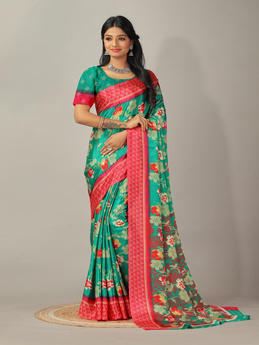 

A.V.M. SILK MILLS Floral Printed Pure Crepe Saree, Green