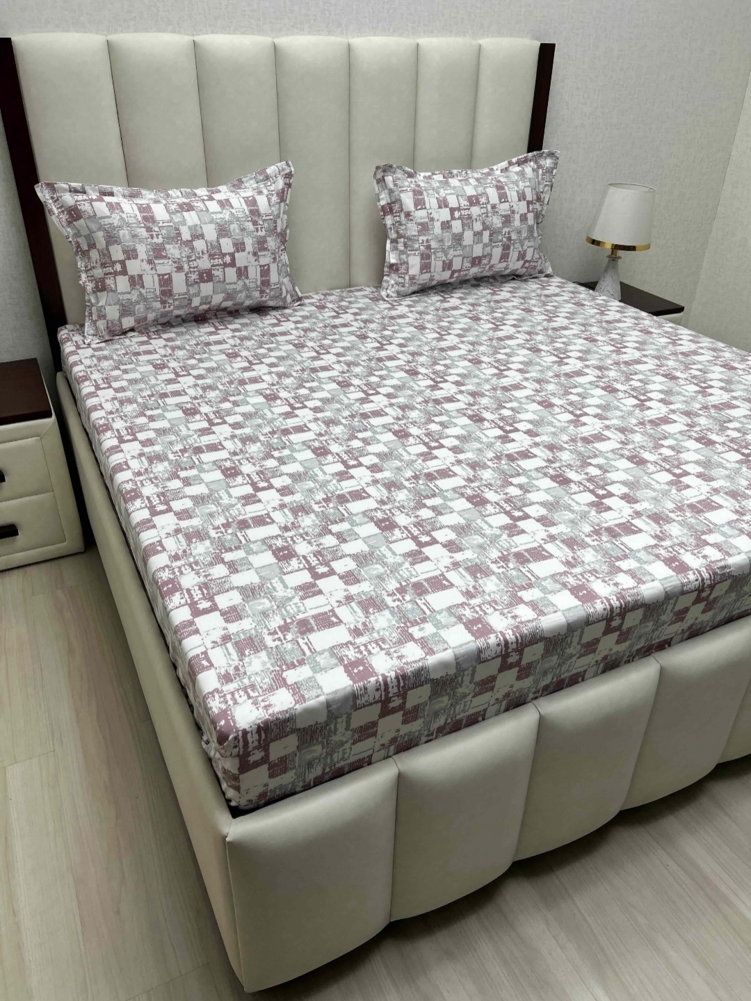 

Pure Decor Purple & White Geometric Queen Bedsheet with 2 Pillow Covers