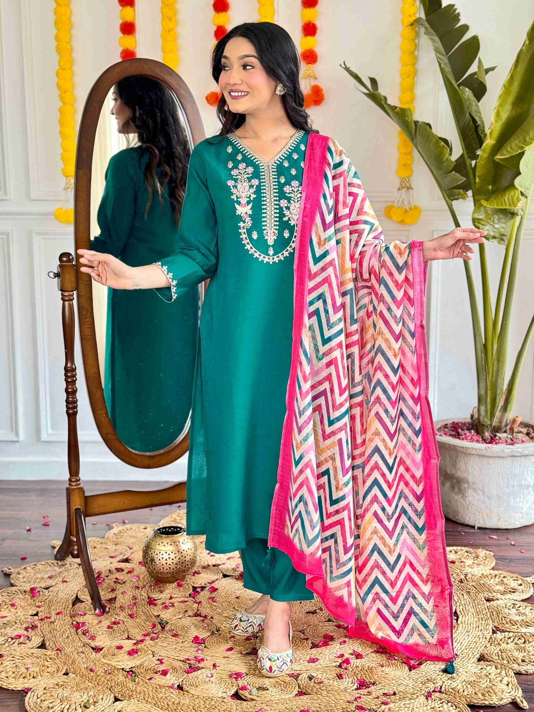 

Growdamy Women Floral Yoke Design Regular Thread Work Chanderi Silk Kurta with Trousers & With Dupatta, Green