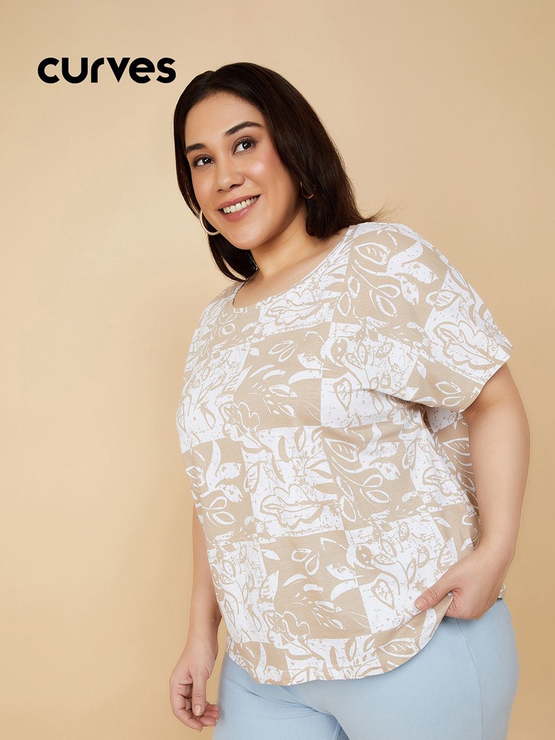 

max Women Plus size Typography Printed V-Neck Pockets T-shirt, Multi