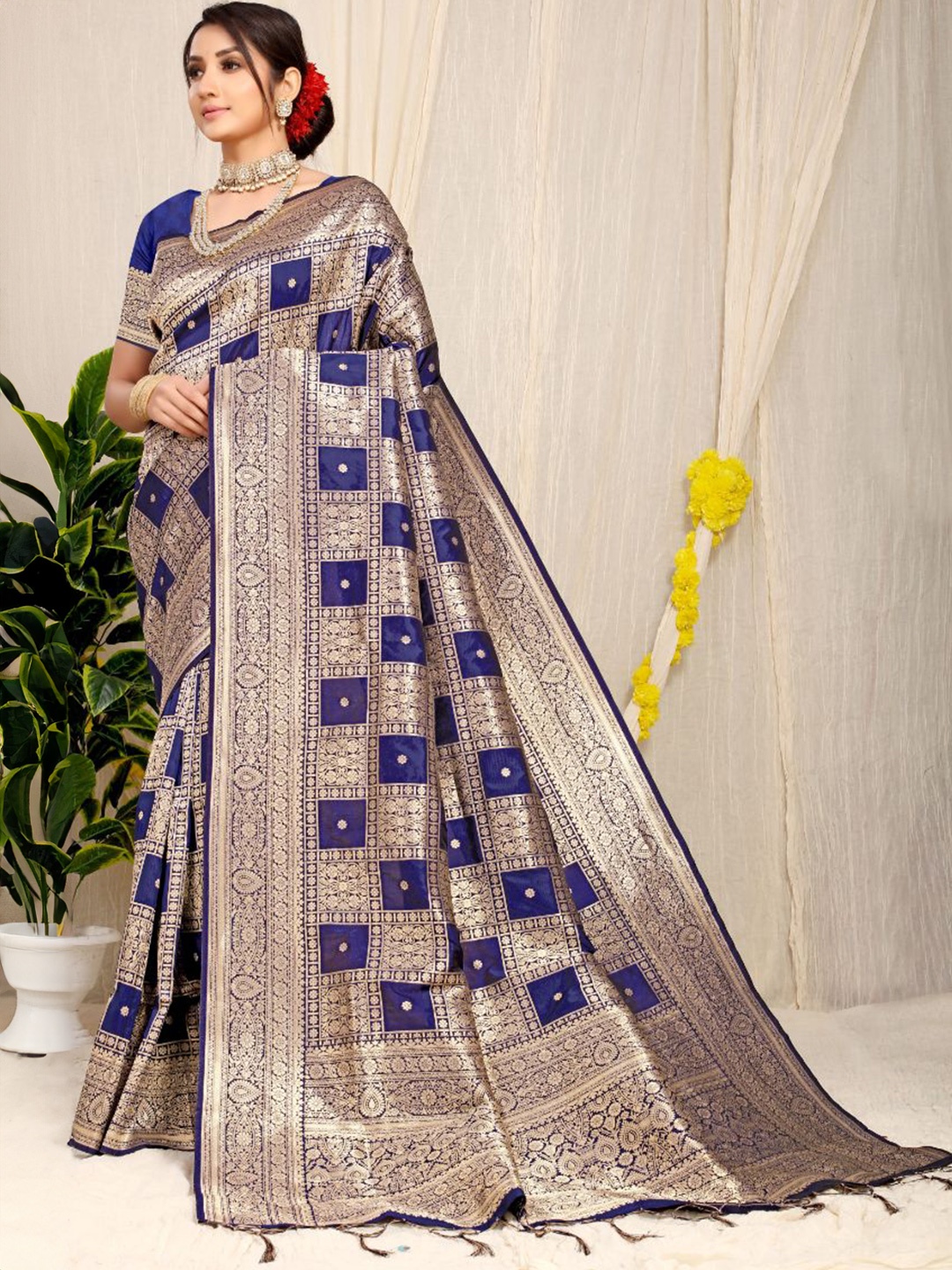 

amirat Woven Design Zari Pure Silk Banarasi Saree, Navy blue