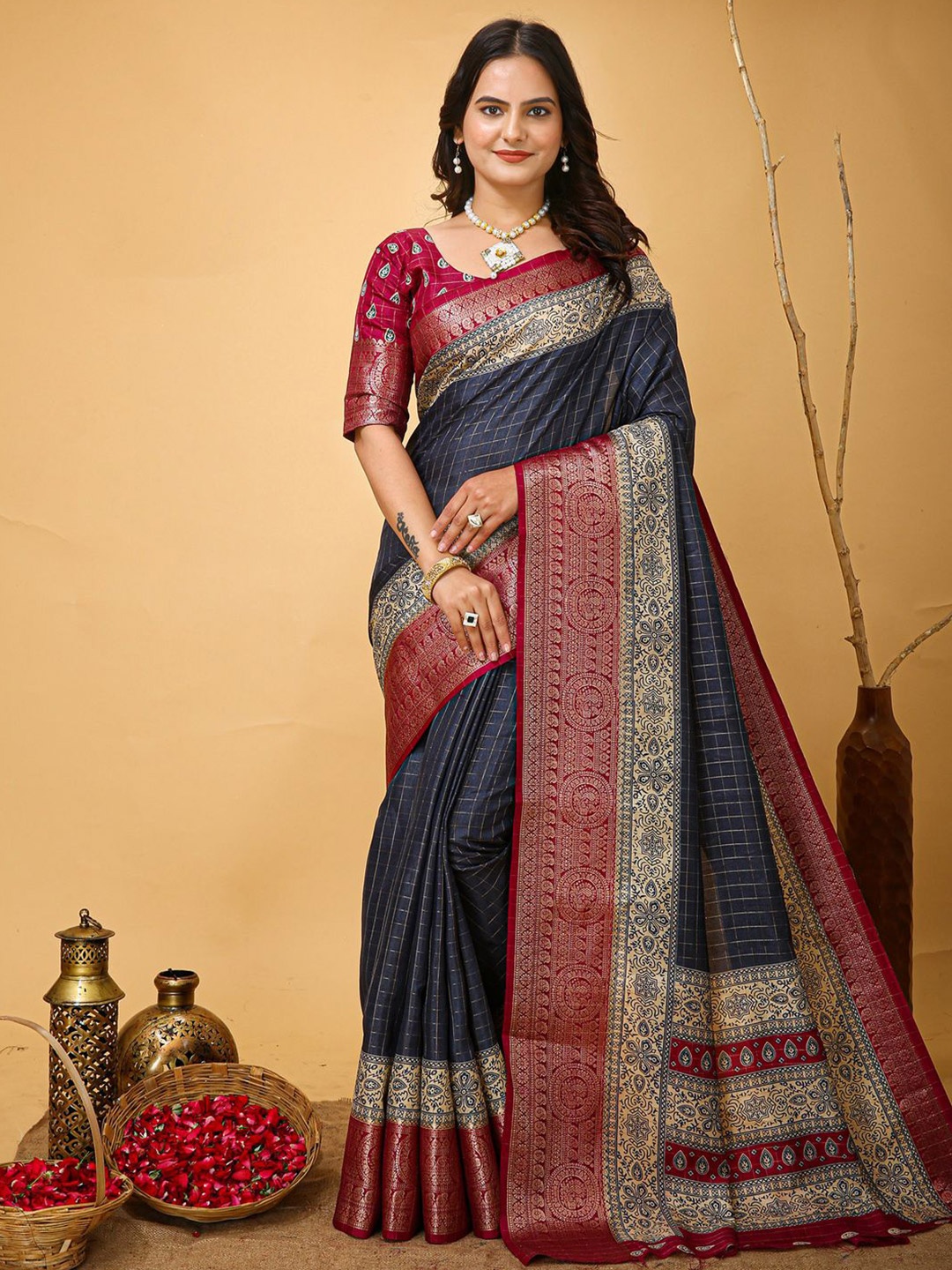 

Anouk Rustic Checked Zari Silk Cotton Taant Saree, Grey