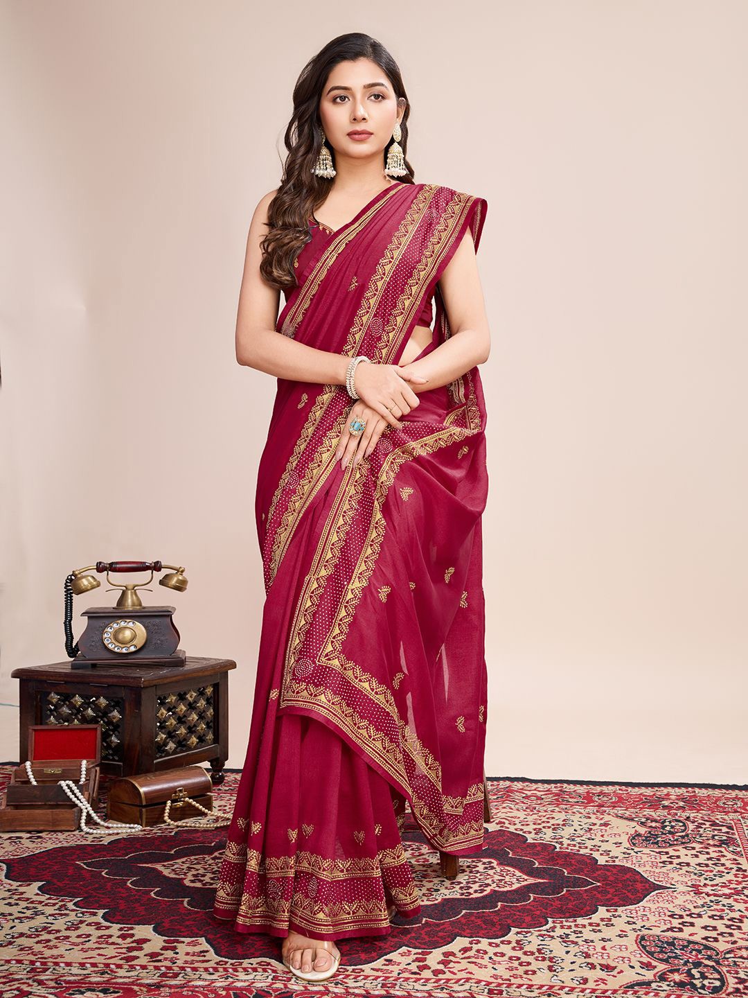 

Suha Floral Beads and Stones Saree, Red