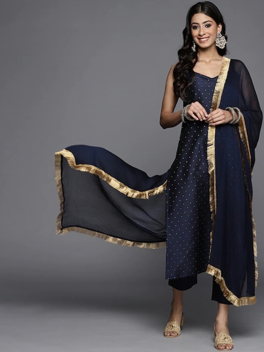 

Handish Geometric Printed Sweetheart Neck Kurta With Trousers And Dupatta, Navy blue