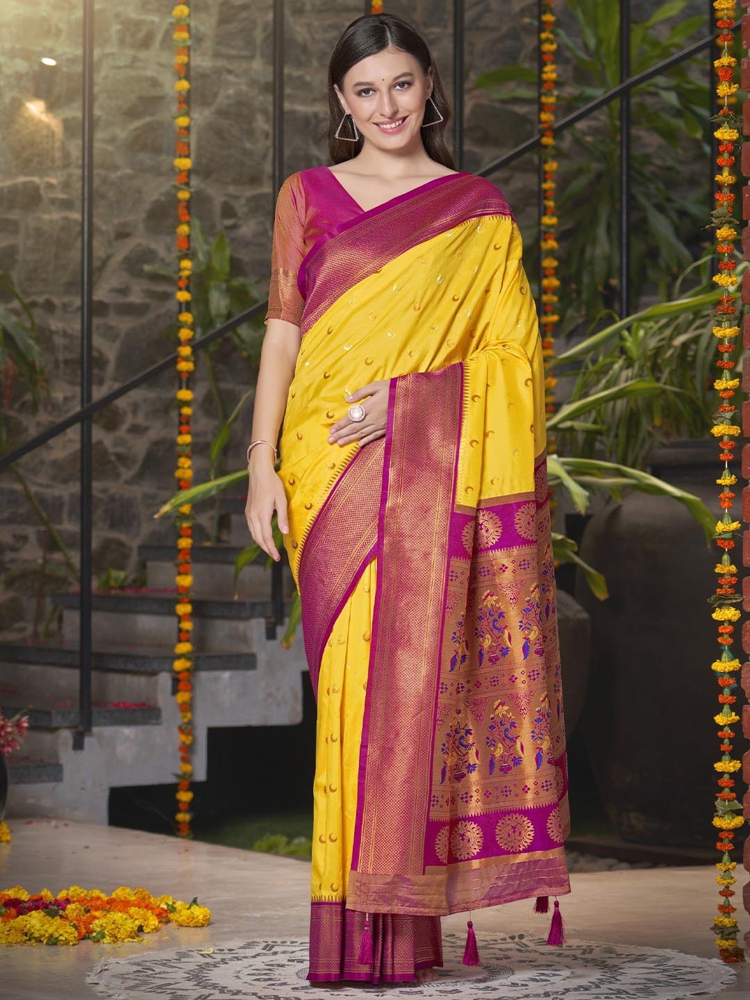 

SAREETHNIC Woven Design Zari Pure Silk Paithani Saree, Gold