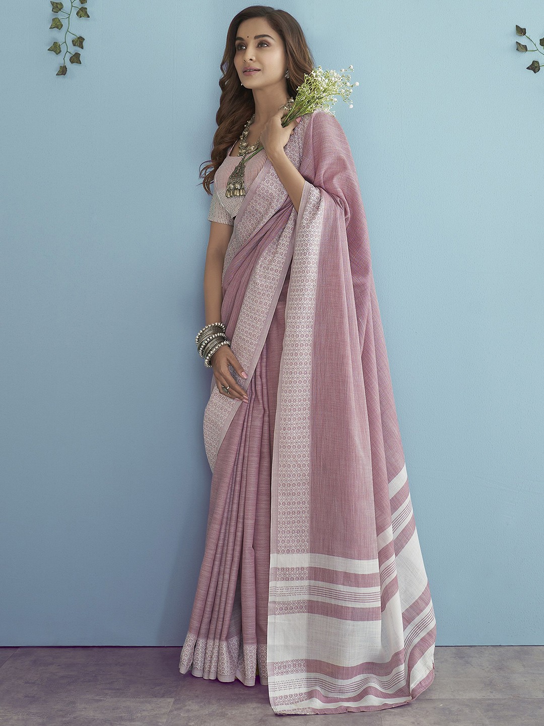

AVANSHEE Women Woven Design Saree With Unstitched Blouse Piece, Pink