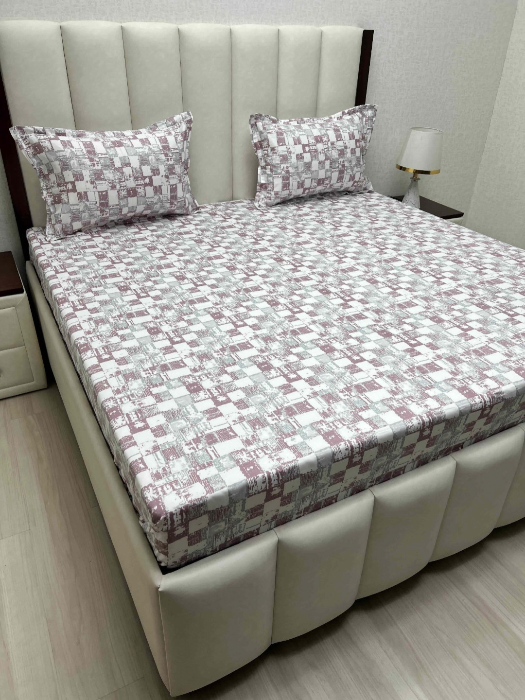 

Pure Decor Royal Passion Brown Printed 250 TC Pure Cotton Queen Bedsheet Set 2.54 x 2.28 m, White