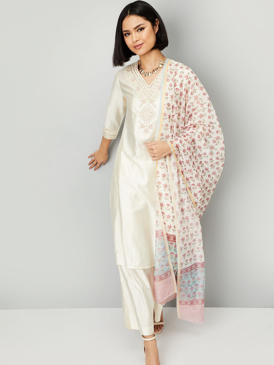 

max Floral Embroidered V Neck Kurta with Patiala & Dupatta, Off white