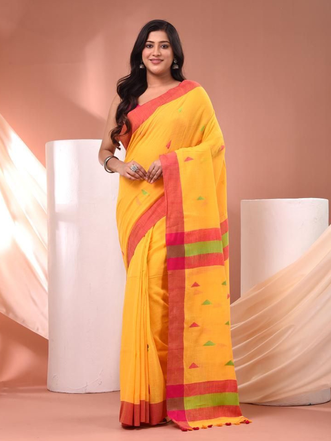 

VIBHAVARI Linen Blend Saree, Yellow