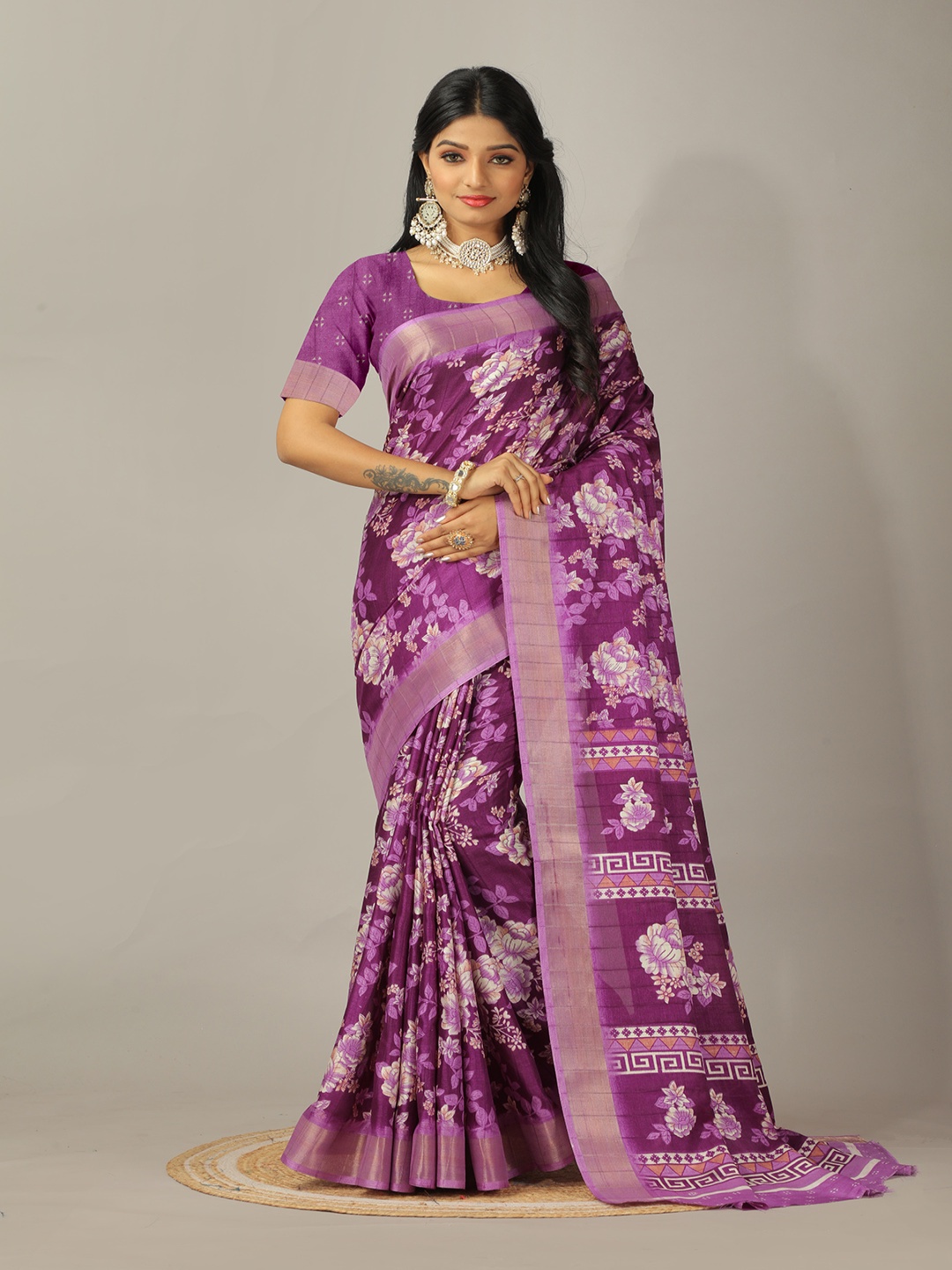 

A.V.M. SILK MILLS Floral Printed Pure Crepe Saree, Purple