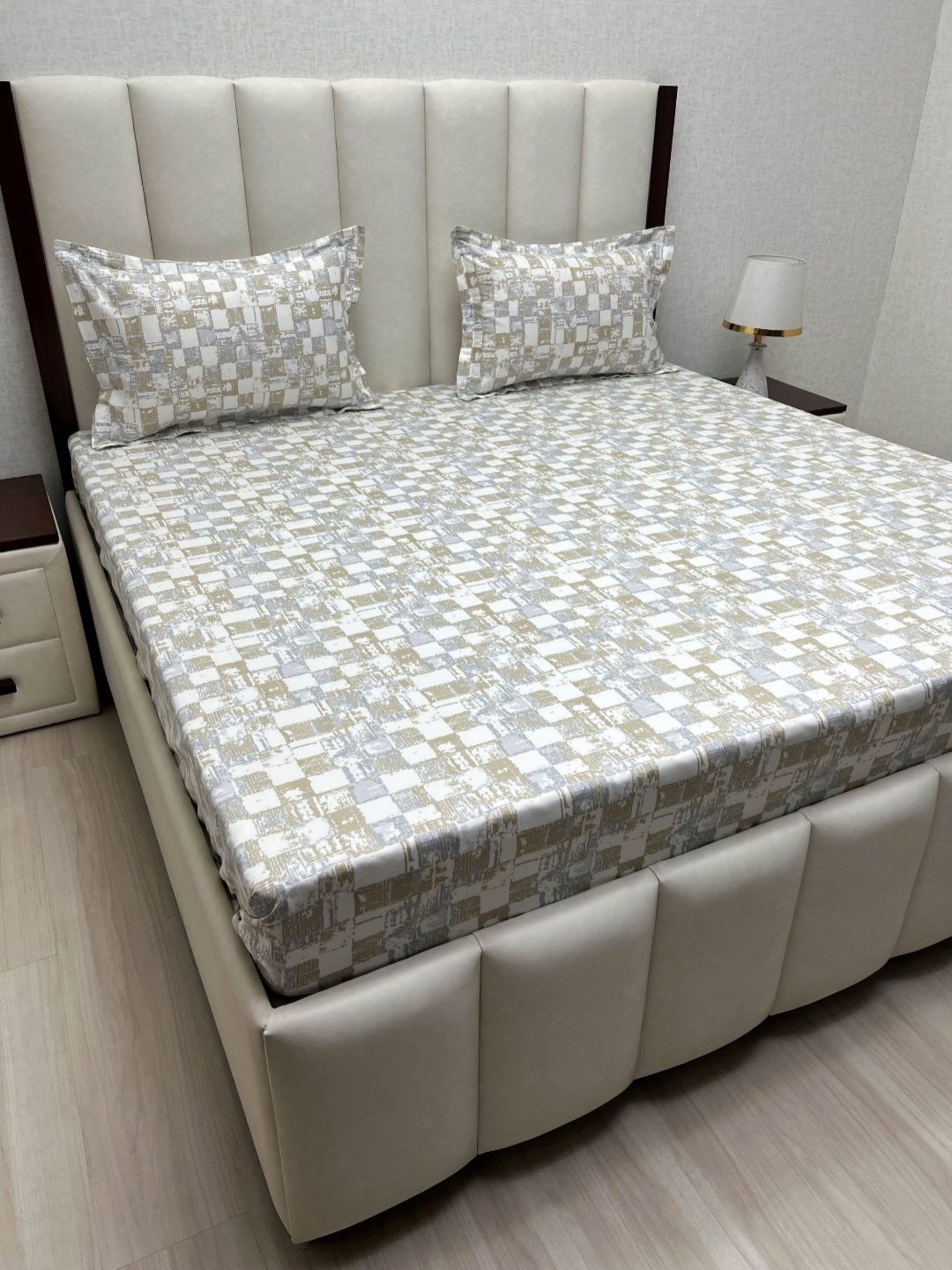 

Pure Decor Royal Passion Brown Printed Pure Cotton 350 TC Queen Bedsheet Set 2.28m x 2.54m