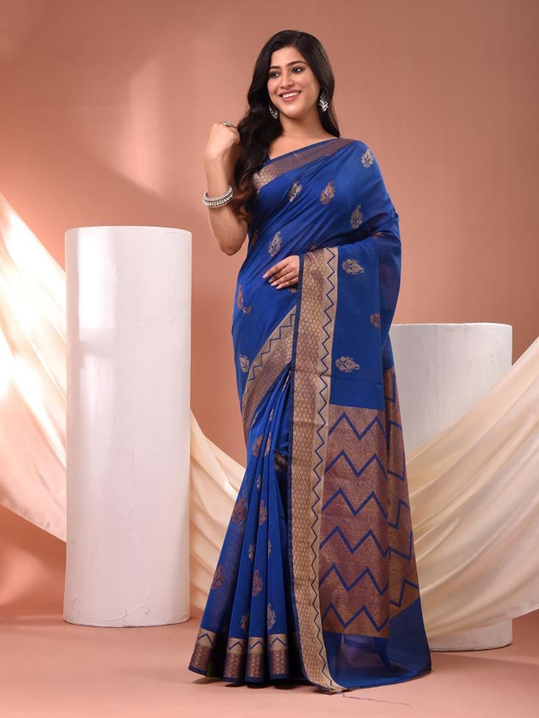 

VIBHAVARI Ethnic Motifs Zari Saree, Blue