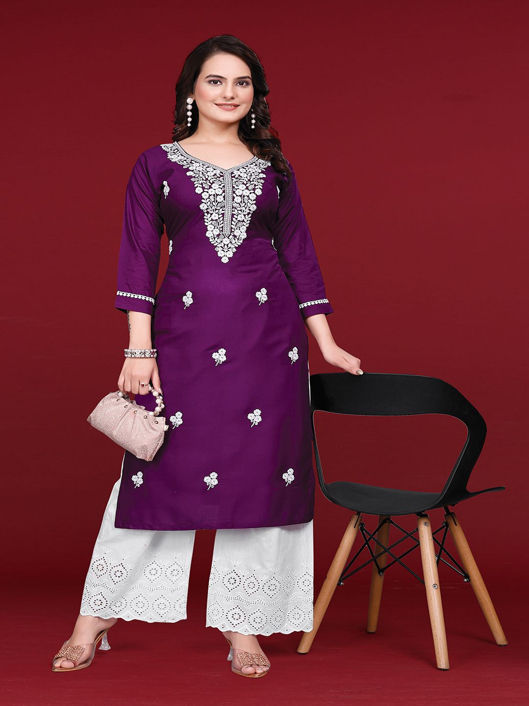 

PATBRO Floral Embroidered Thread Work Kurta, Purple