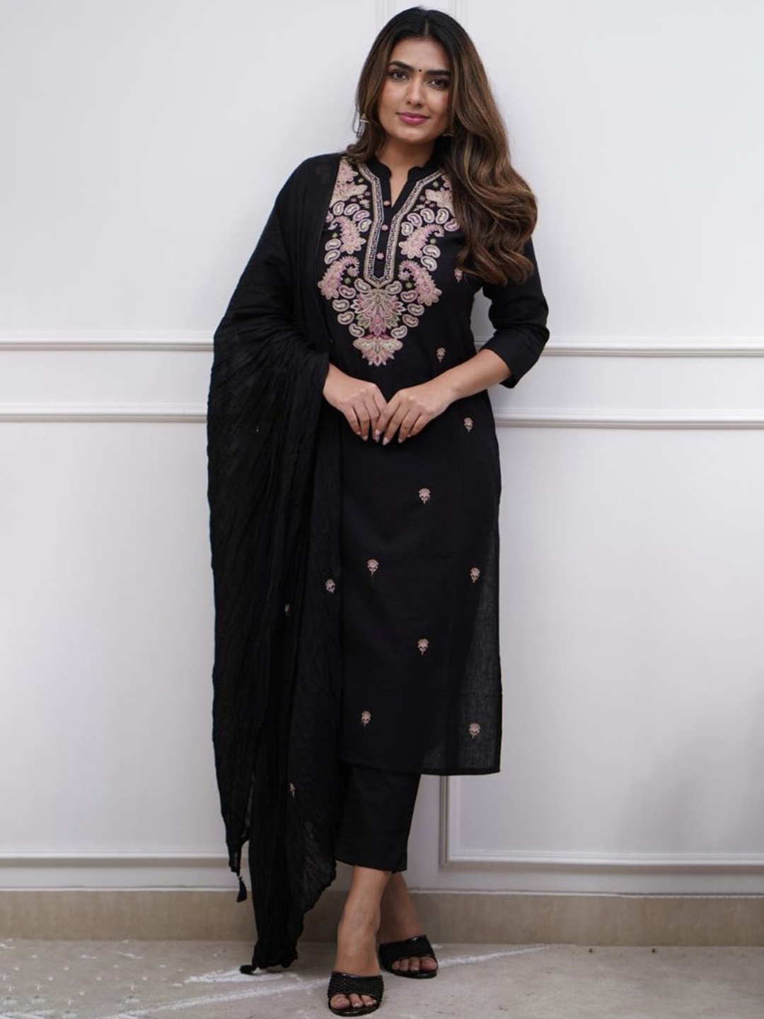 

KALINI Floral Embroidered Mandarin Collar Kurta with Trousers & Dupatta, Black