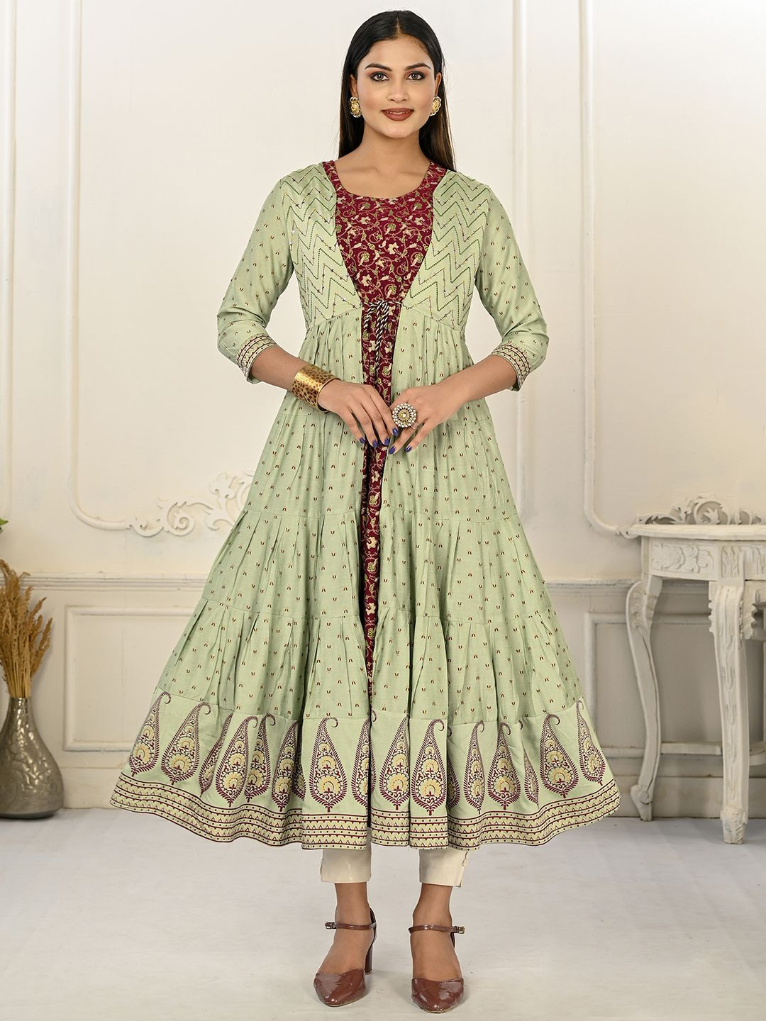 

Krimmple Floral Printed Cotton Tiering Pure cotton Anarkali Kurta, Green