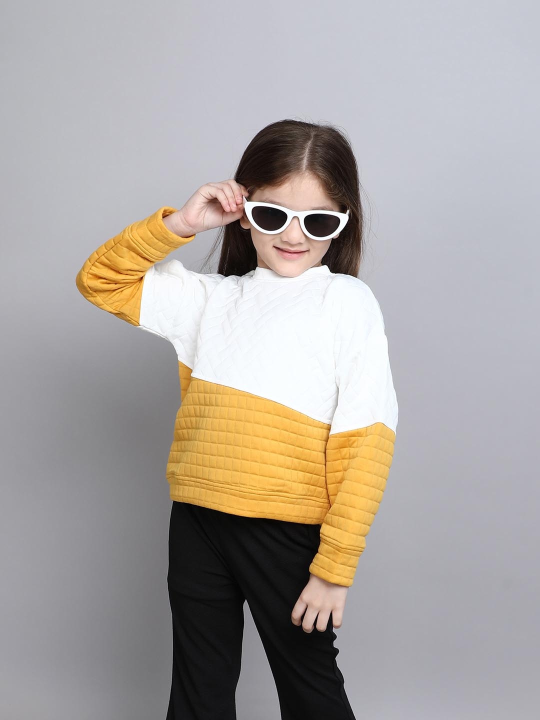 

taffykids Girls Colourblocked Sweatshirt, White