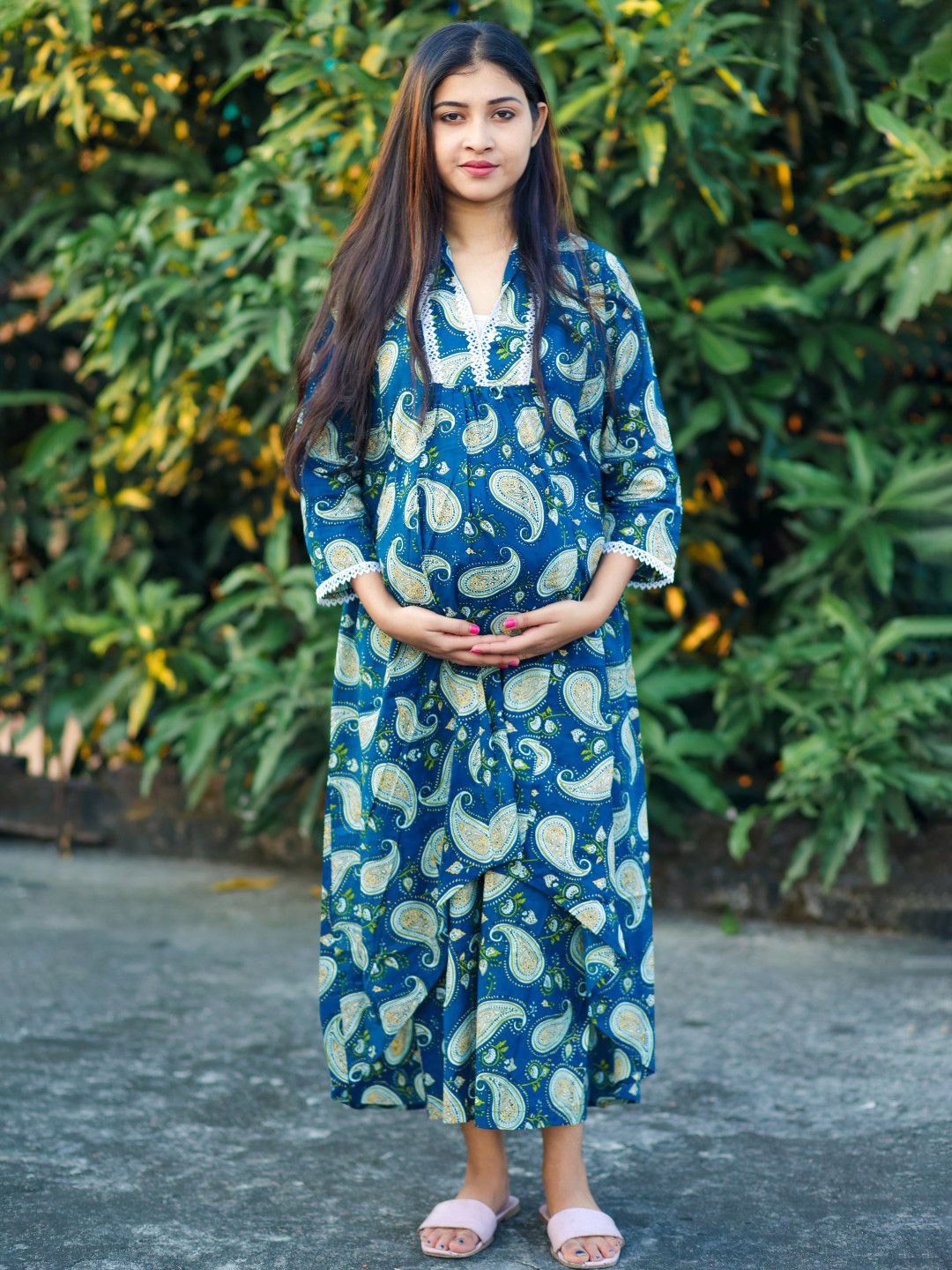 

Aujjessa Women Paisley Printed Regular Pure Cotton Kurta with Trousers, Teal