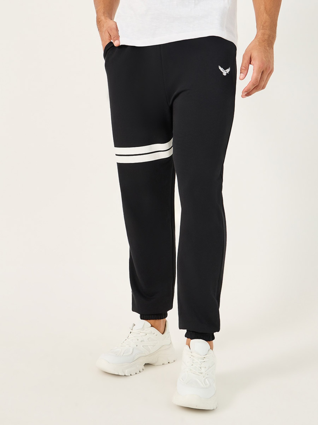 

Styli Men Oversized Jogger With Contrast Stripes & Embroidery, Black