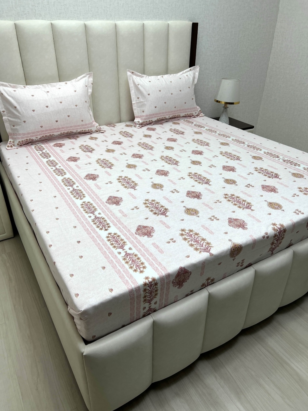 

Pure Decor Royal Passion Pink Printed Cotton 300 TC Queen Bedsheet Set 2.28 m x 2.54 m