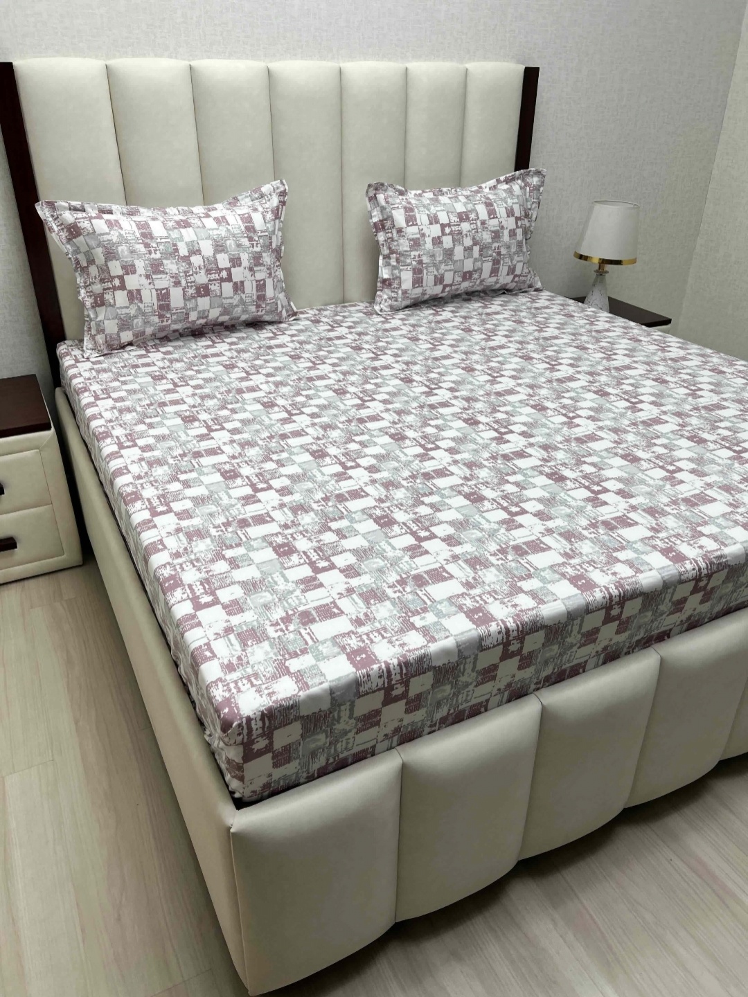

Pure Decor Purple & White Geometric Pure Cotton 350 TC Queen Bedsheet Set 2.28 m x 2.54 m