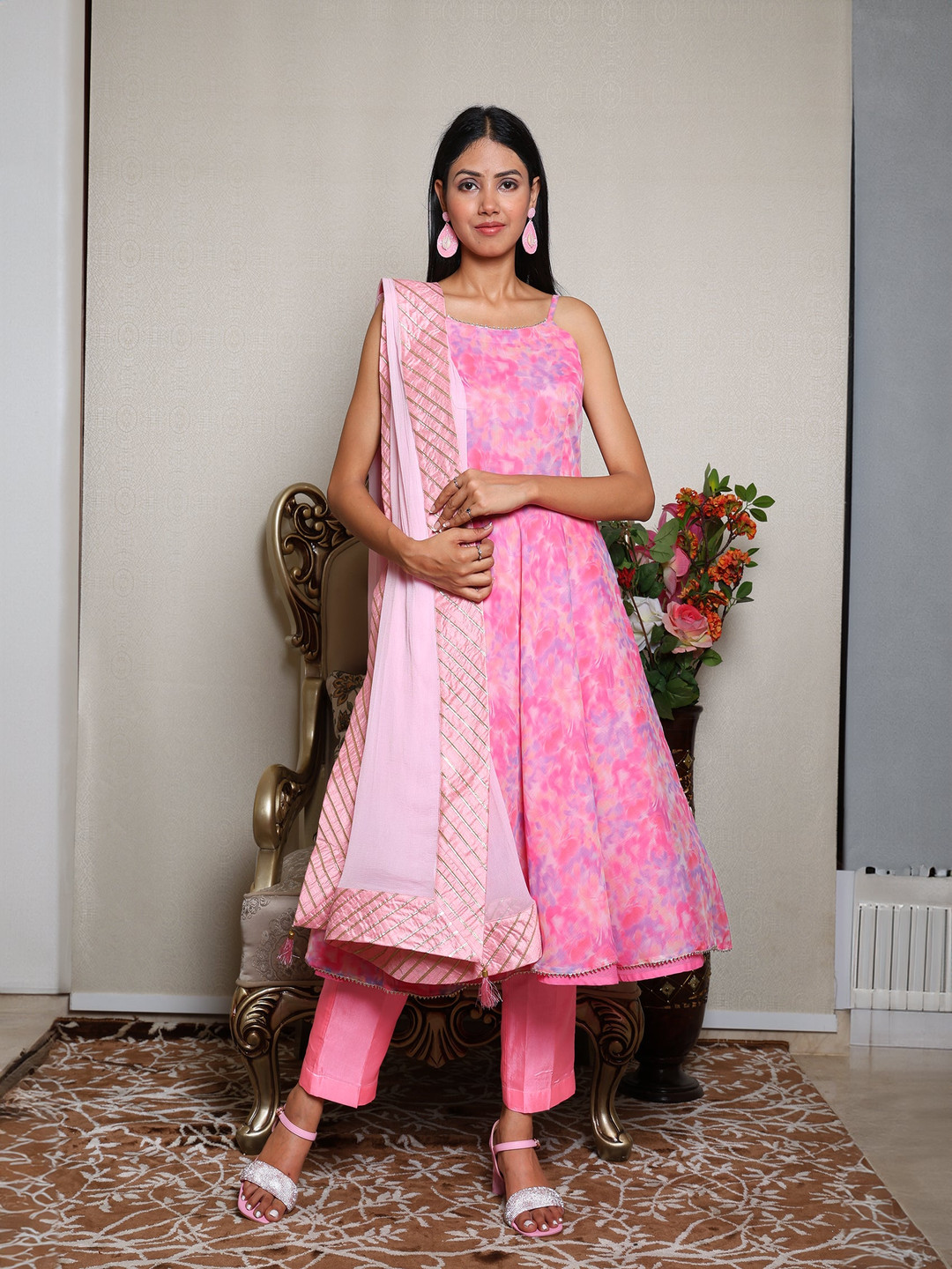 

KELLPAR Women Floral Printed Regular Silk Chiffon Kurta with Trousers & With Dupatta, Pink