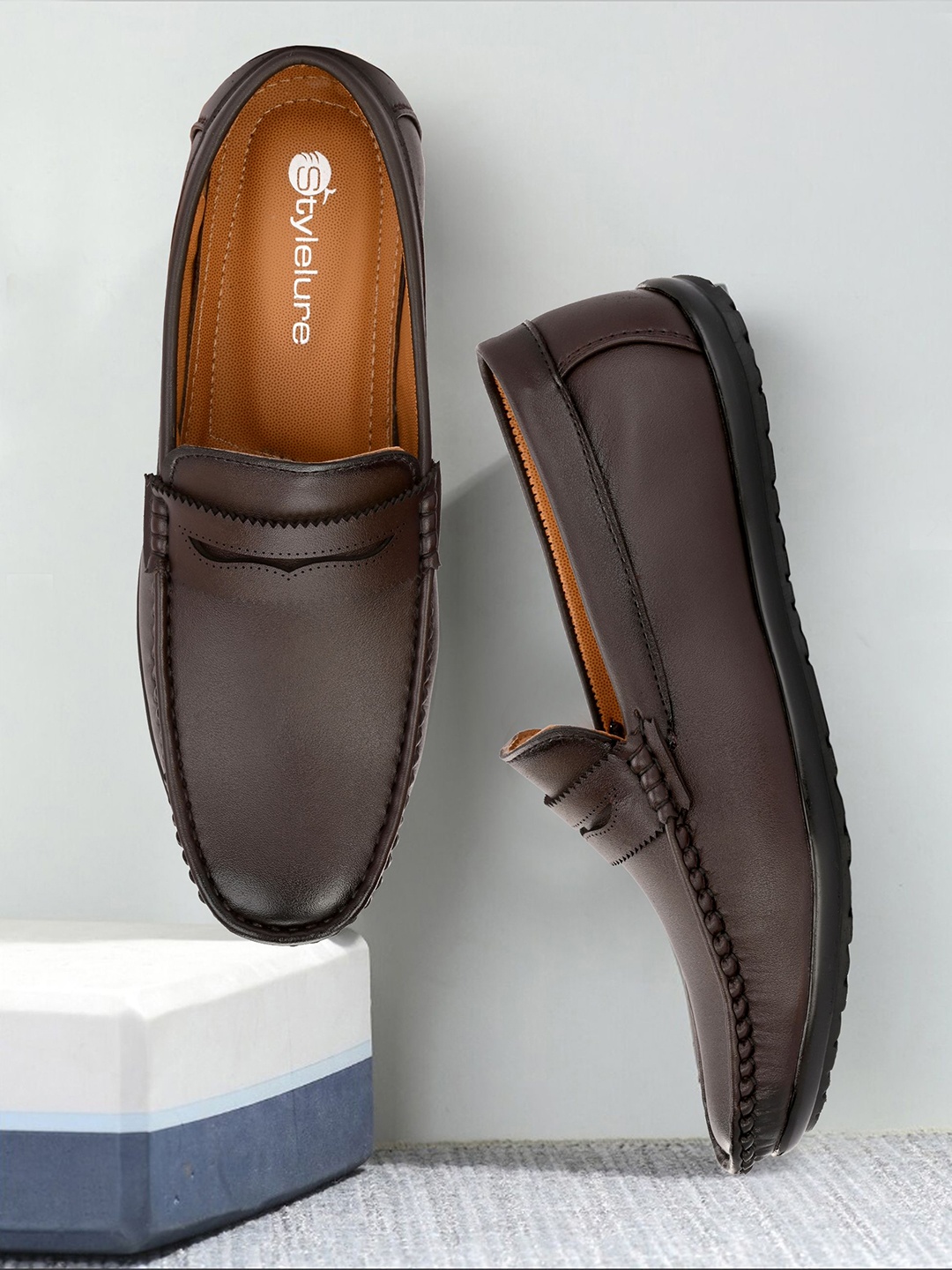 

Stylelure Men Textured Formal Loafers, Brown
