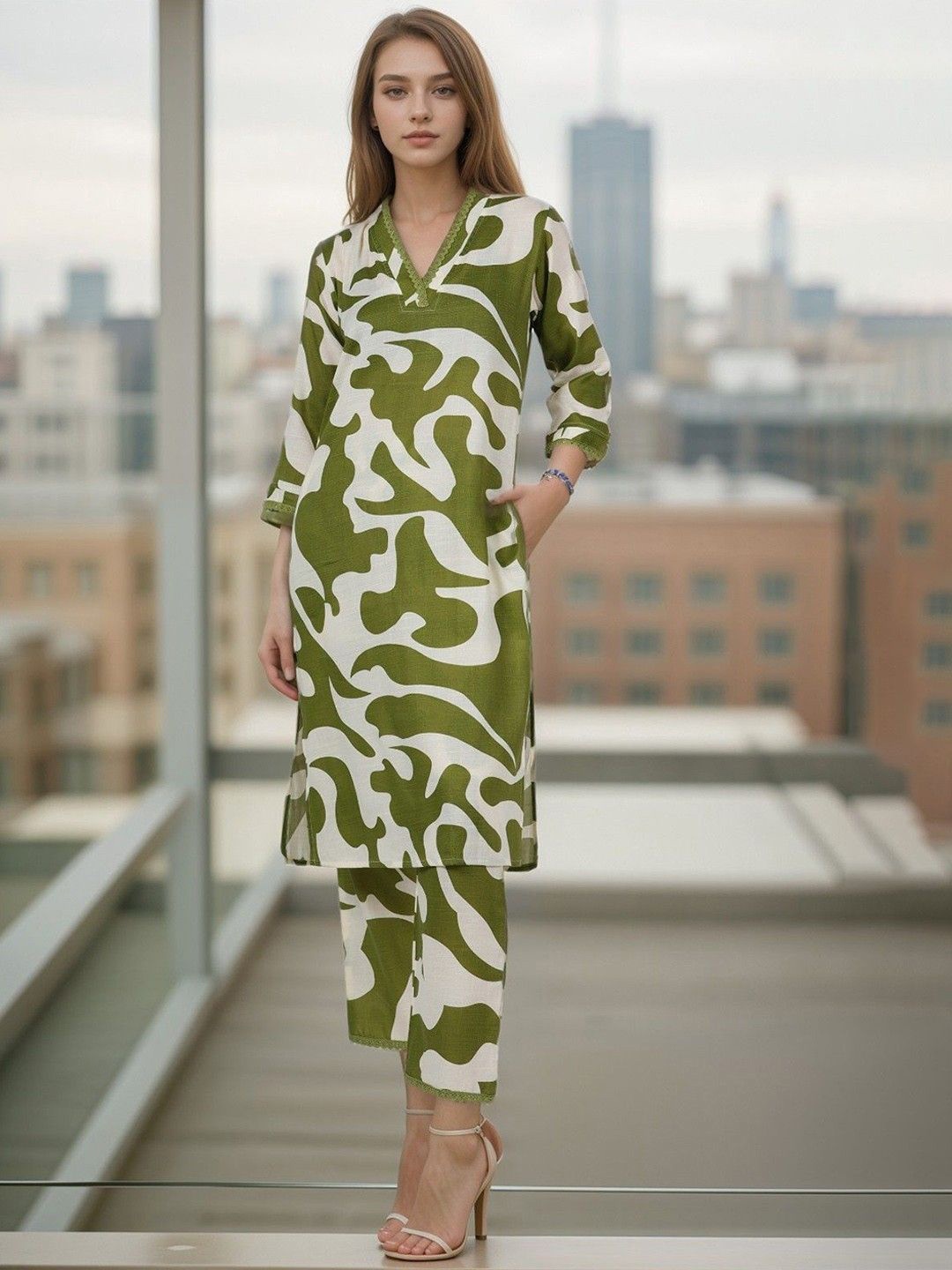 

BAESD Abstract Printed V Neck Straight Kurta With Trousers, Green