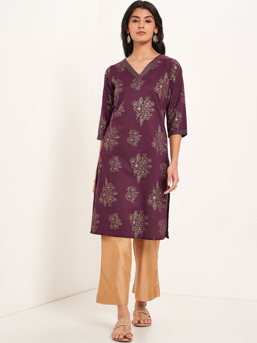 

RANGMANCH BY PANTALOONS Floral Printed V-Neck Straight Pure Cotton Kurta, Burgundy