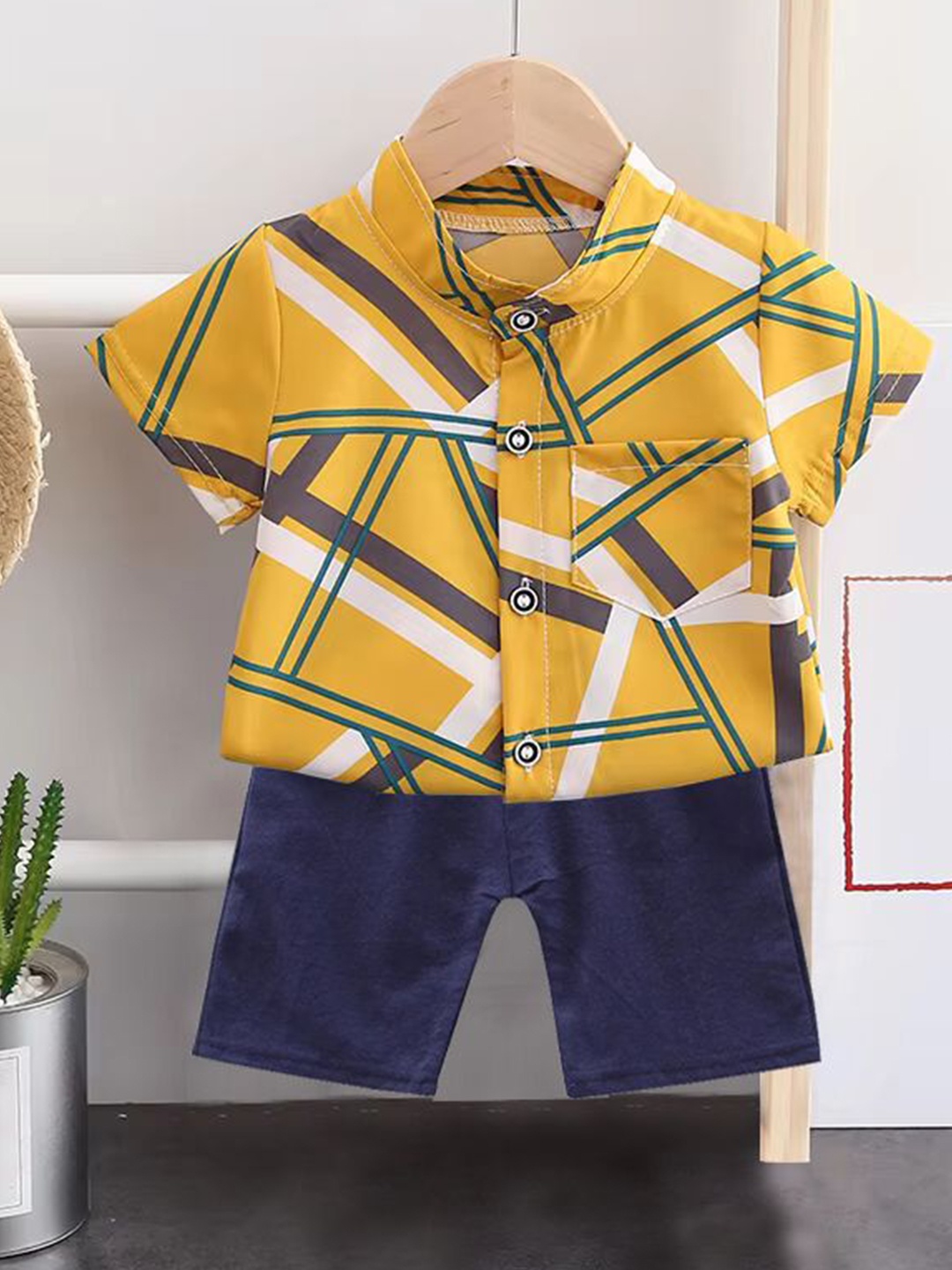 

DANGAR Kids Printed Mandarin Collar Shirt With Shorts, Yellow