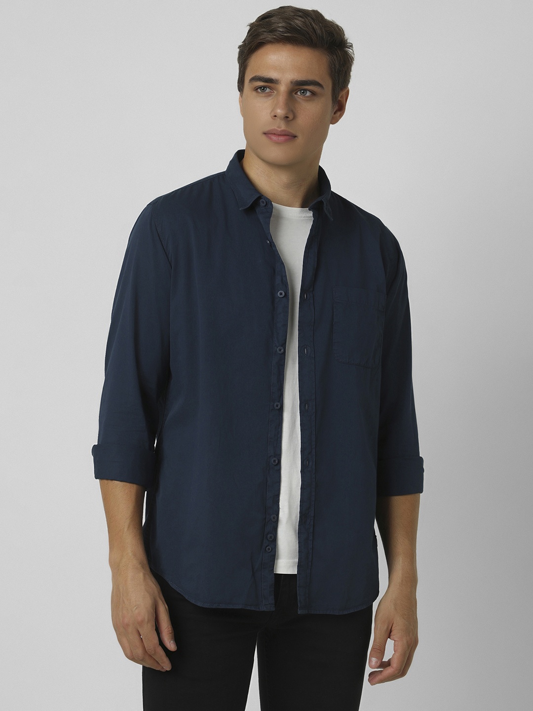 

VAN HEUSEN DENIM LABS Men Spread Collar Solid Cotton Casual Shirt, Navy blue